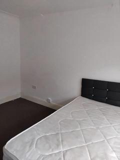 Room 3, 30 Mayvilla Avenue Hyde park Leeds