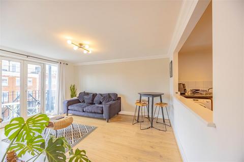 2 bedroom apartment for sale, LONDON ROAD, Westcliff-On-Sea
