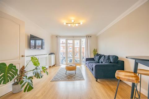 2 bedroom apartment for sale, SOCATA HOUSE, LONDON ROAD, Westcliff-On-Sea