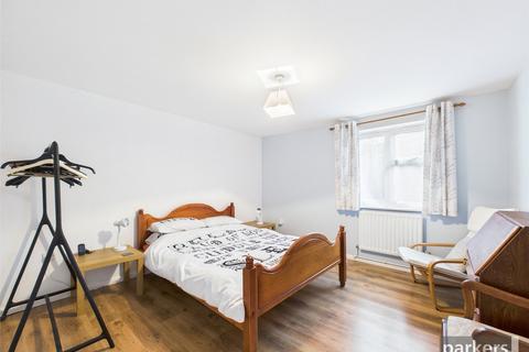 2 bedroom apartment for sale, Langdale Gardens, Reading RG6