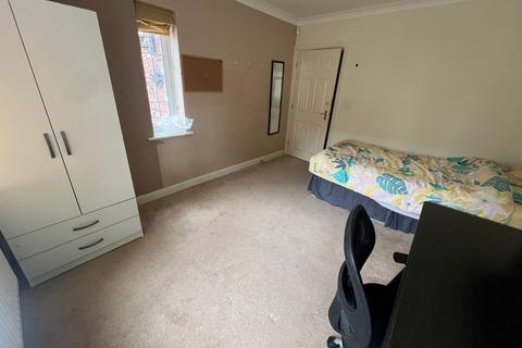 7 bedroom detached house to rent, 25 Highgrove , CV4 8JJ