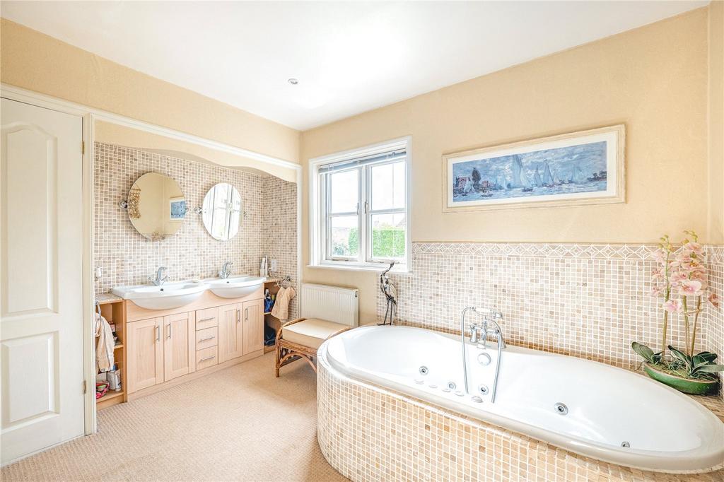 En Suite Bathroom