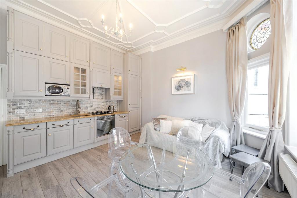 Kitchen / Dining