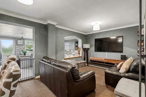 3 bedroom terraced house for sale, Kenilworth Gardens, Rainham