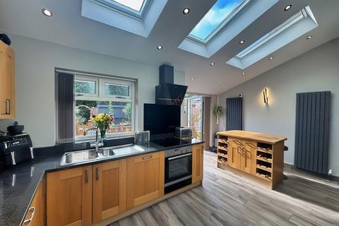 3 bedroom semi-detached house for sale, Maple Avenue, Manchester M34