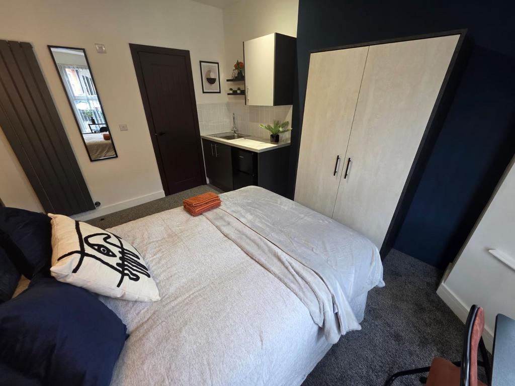 Whats App Image 2025-10-07 at 12.23.32 PM (1) - Cop