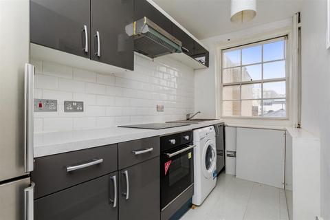 2 bedroom flat to rent, Regency Square, Brighton