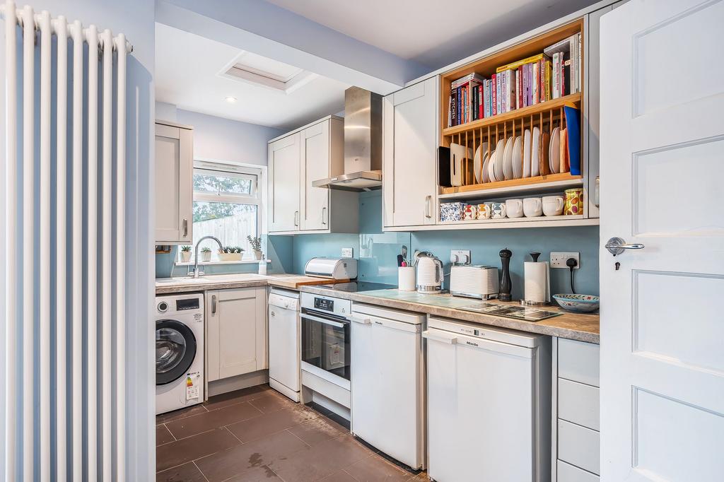Worcester Park, KT4 8 DF