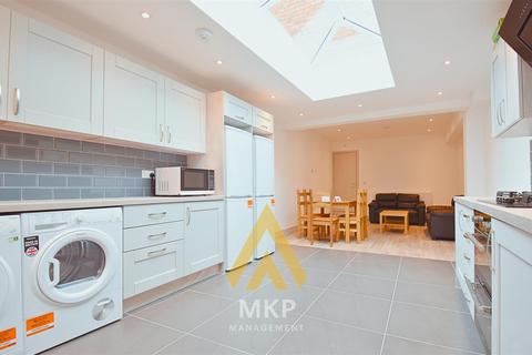 5 bedroom terraced house to rent, Dartmouth Road, Selly Oak, Birmingham B29