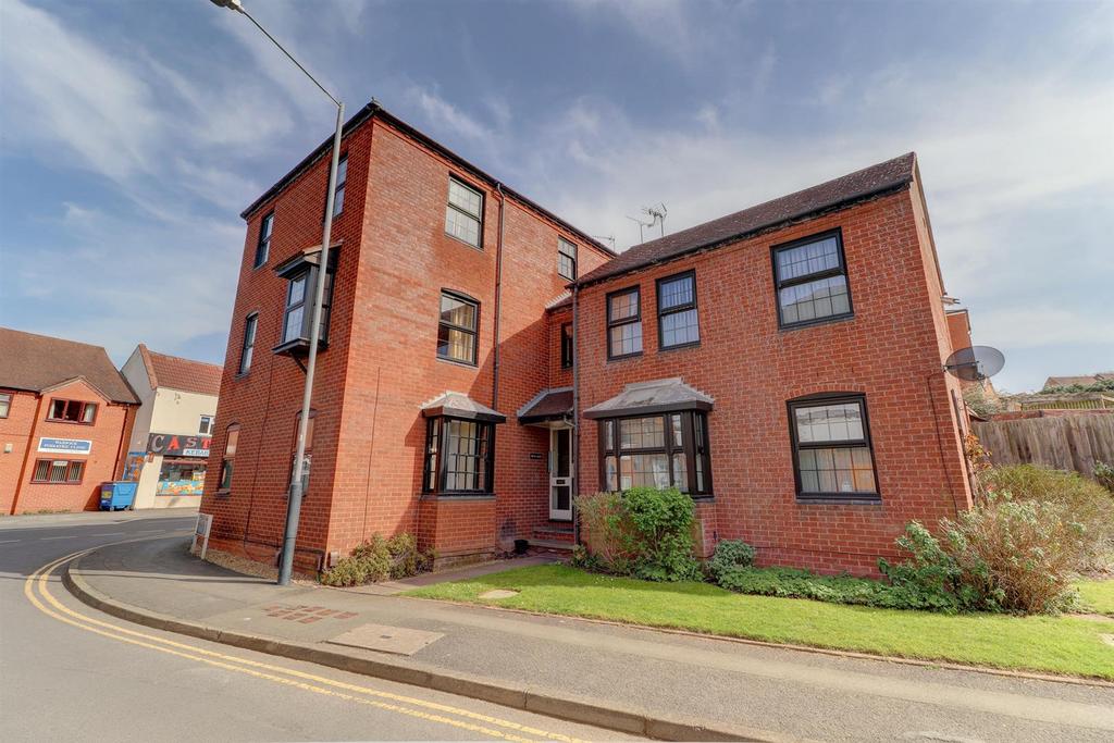 Parkes Street, Warwick 1 bed flat - £775 pcm (£179 pw)