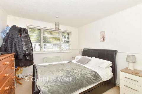 2 bedroom ground floor flat for sale, Caburn Court, Southgate Crawley, West Sussex