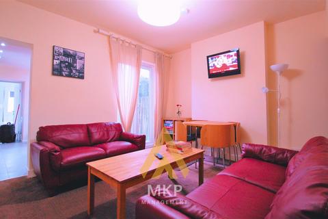 3 bedroom terraced house to rent, Gristhorpe Road, Selly Oak, Birmingham B29