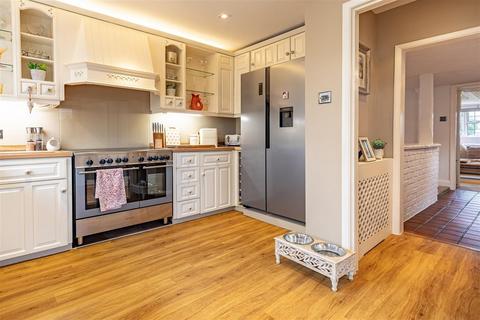 3 bedroom end of terrace house for sale, Duck Lane, Thornwood Common