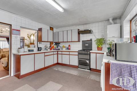3 bedroom terraced house for sale, Dormers Avenue, Southall