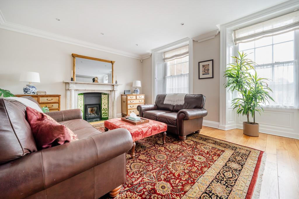 Open plan living/dining/kitchen
