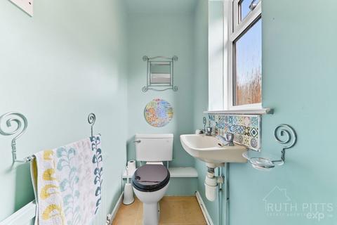 4 bedroom semi-detached house for sale, Poplar Grove, Pontefract WF8