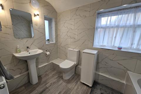 undefined, Newport Road, Aldershot