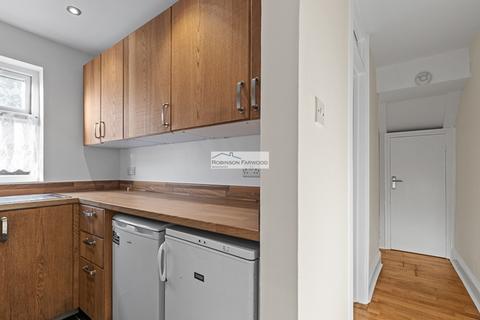 undefined, Greenford Avenue, Hanwell W7