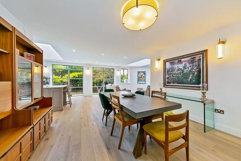 5 bedroom detached house for sale, Hillcrest Gardens, Esher