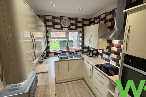 3 bedroom semi-detached house for sale, Bromford Lane, West Bromwich, B70