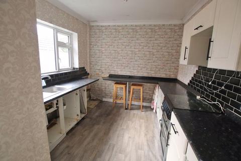 4 bedroom semi-detached house for sale, CLIFTON ROAD, GRIMSBY
