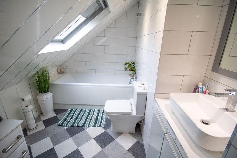 En-suite to the...