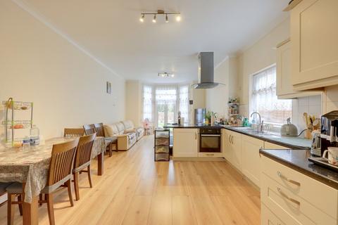2 bedroom flat for sale, Culverley Road, Catford, London, SE6