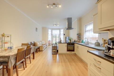 2 bedroom flat for sale, Culverley Road, Catford, SE6