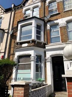 1 bedroom apartment to rent, Spacious 1 bedroom flat to let, Kilburn NW6.