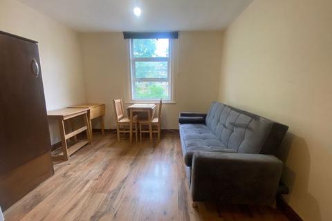 1 bedroom apartment to rent, Spacious 1 bedroom flat to let, Kilburn NW6.