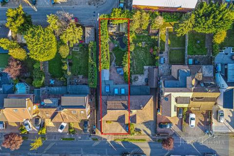 undefined, Dickens Rise, Chigwell IG7