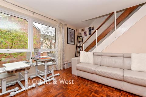 9 Upton Dene, Sutton, SM2 6TA