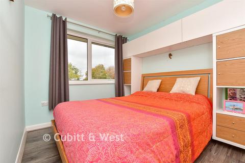 undefined, Upton Dene, Sutton, Surrey