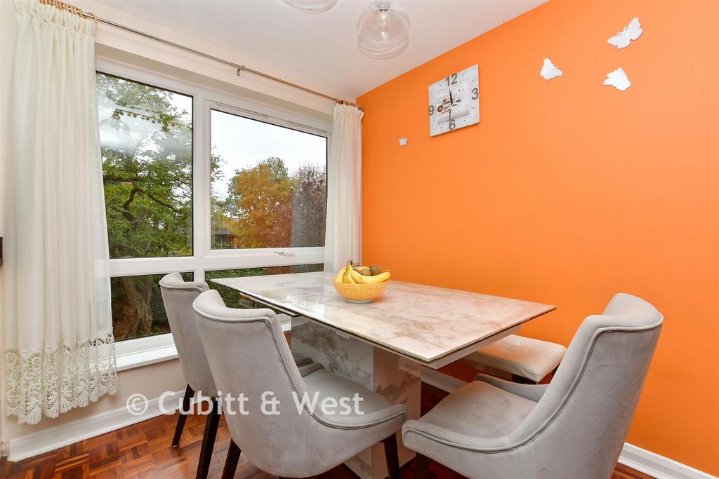 Kitchen/Dining Area