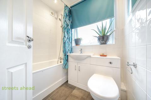 2 bedroom apartment for sale, Woodstock Road, Croydon, CR0
