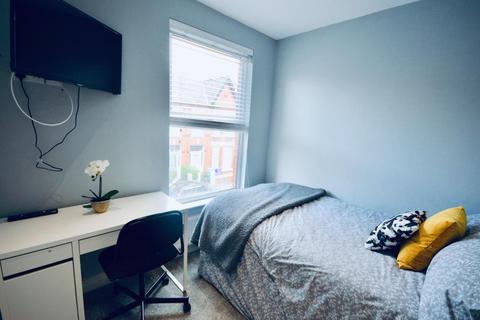 7 bedroom house to rent, Kenmare Road, Liverpool L15