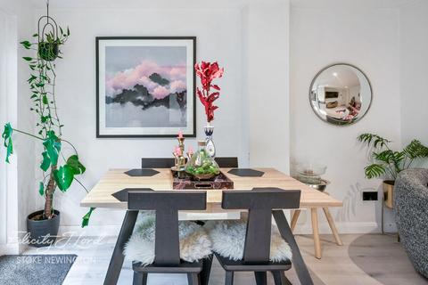 3 bedroom flat for sale, Dunsmure Road, London N16