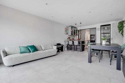 3 bedroom detached house for sale, Northcote Road, New Malden KT3