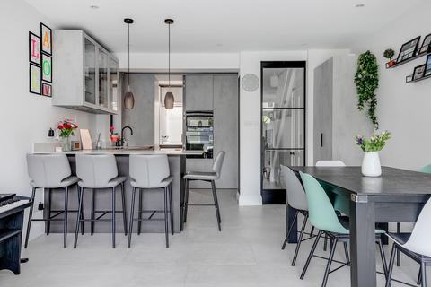 3 bedroom detached house for sale, Northcote Road, New Malden KT3