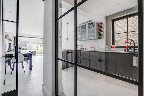 3 bedroom detached house for sale, Northcote Road, New Malden KT3