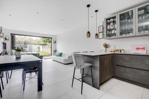 3 bedroom detached house for sale, Northcote Road, New Malden KT3