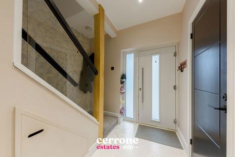 16 Grafton Close, Redditch, B98 7TR