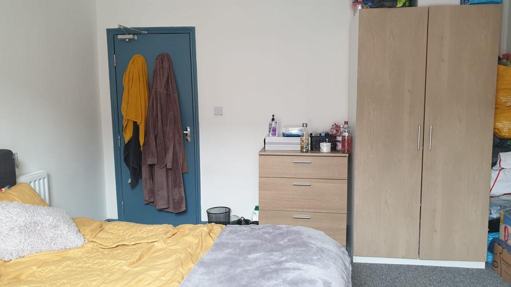 40 Vernon Street - Bed4).jpeg