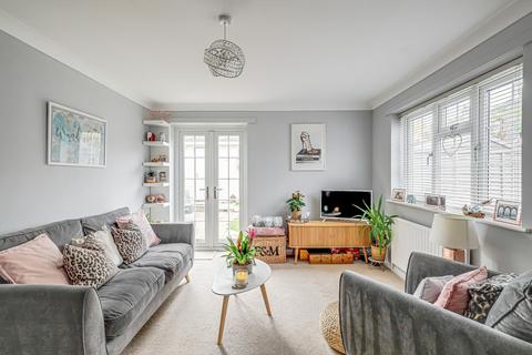 undefined, Holyrood Drive, Westcliff-on-sea, SS0