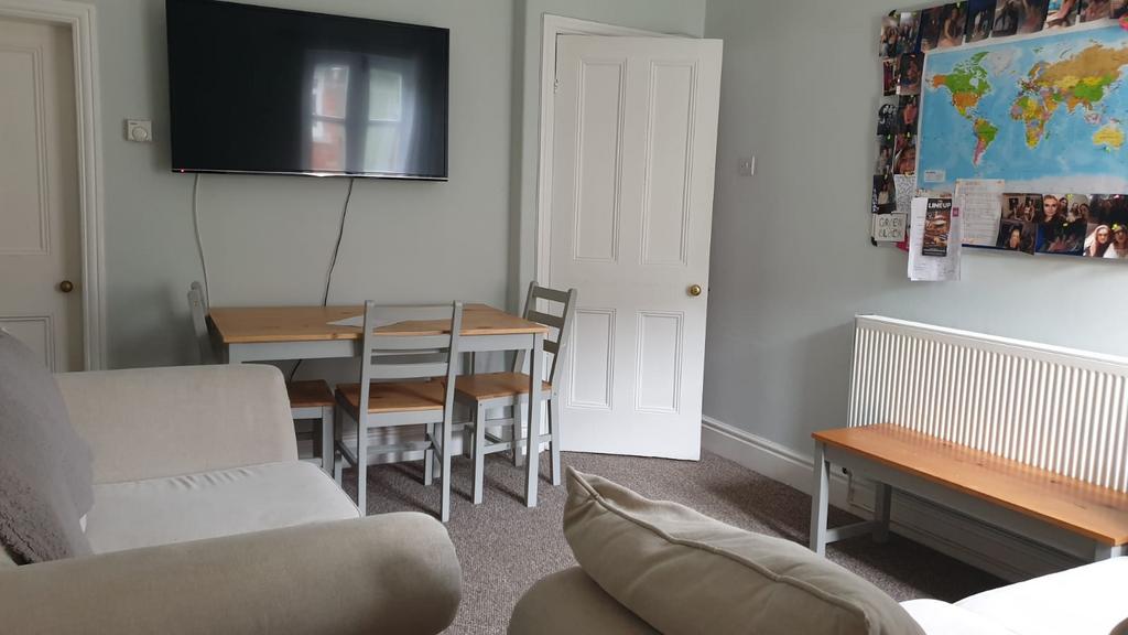 55 Cranwell Street - Luving Area.jpeg