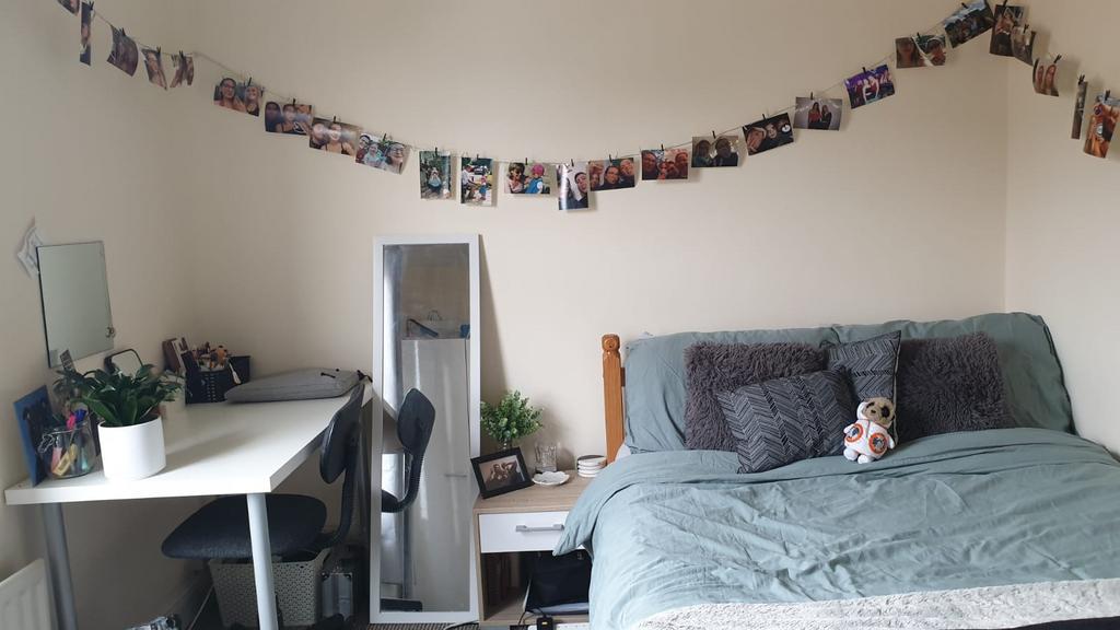 55 Cranwell Street - Bedtoom (1).jpeg