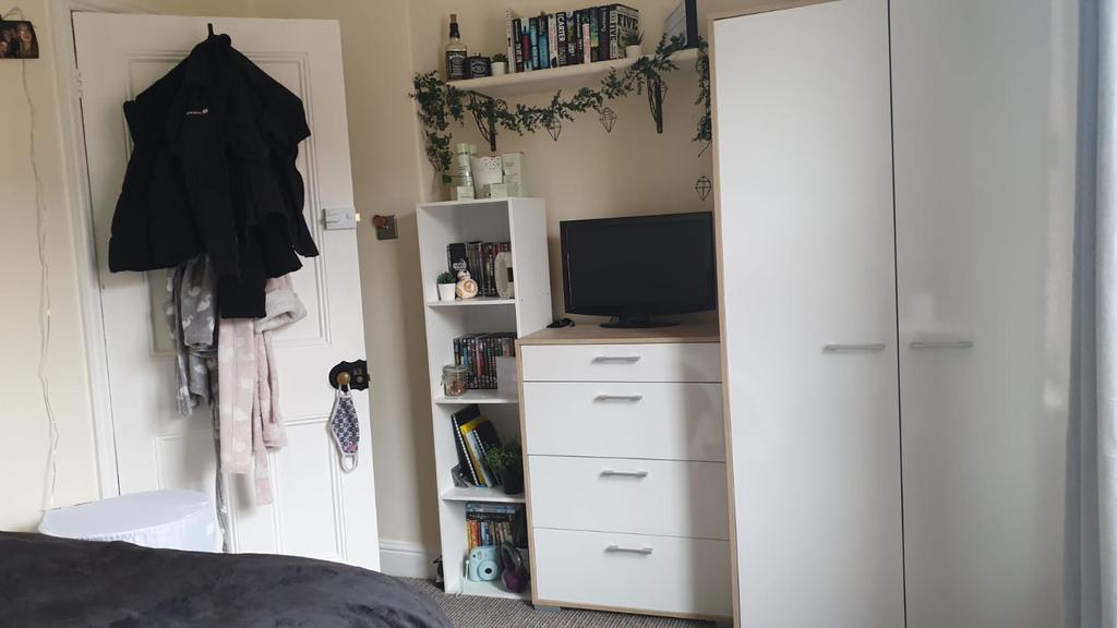 55 Cranwell Street - Bedroom(4).jpeg