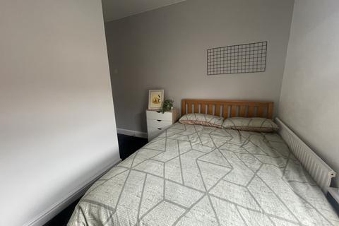 undefined, Lincoln LN2