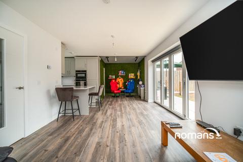 4 bedroom terraced house to rent, Station Road, Hook, Hampshire, RG27
