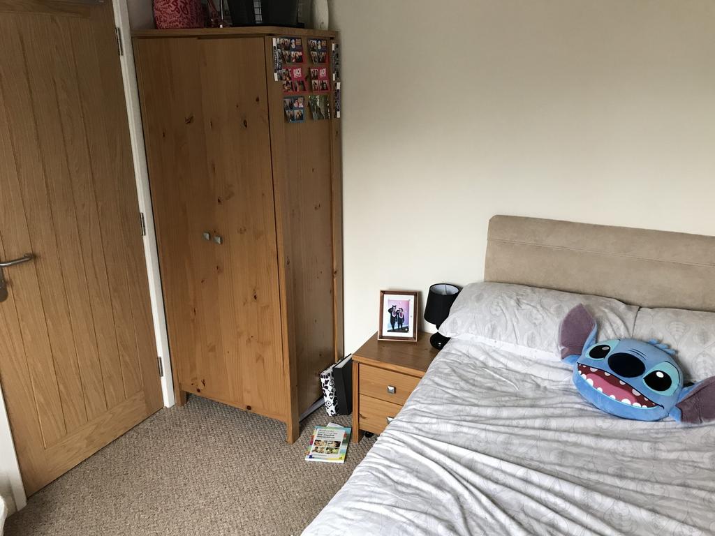 17 Ravendale Drive - Bedroom(1).jpg